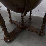 Bar globe maps rolling world