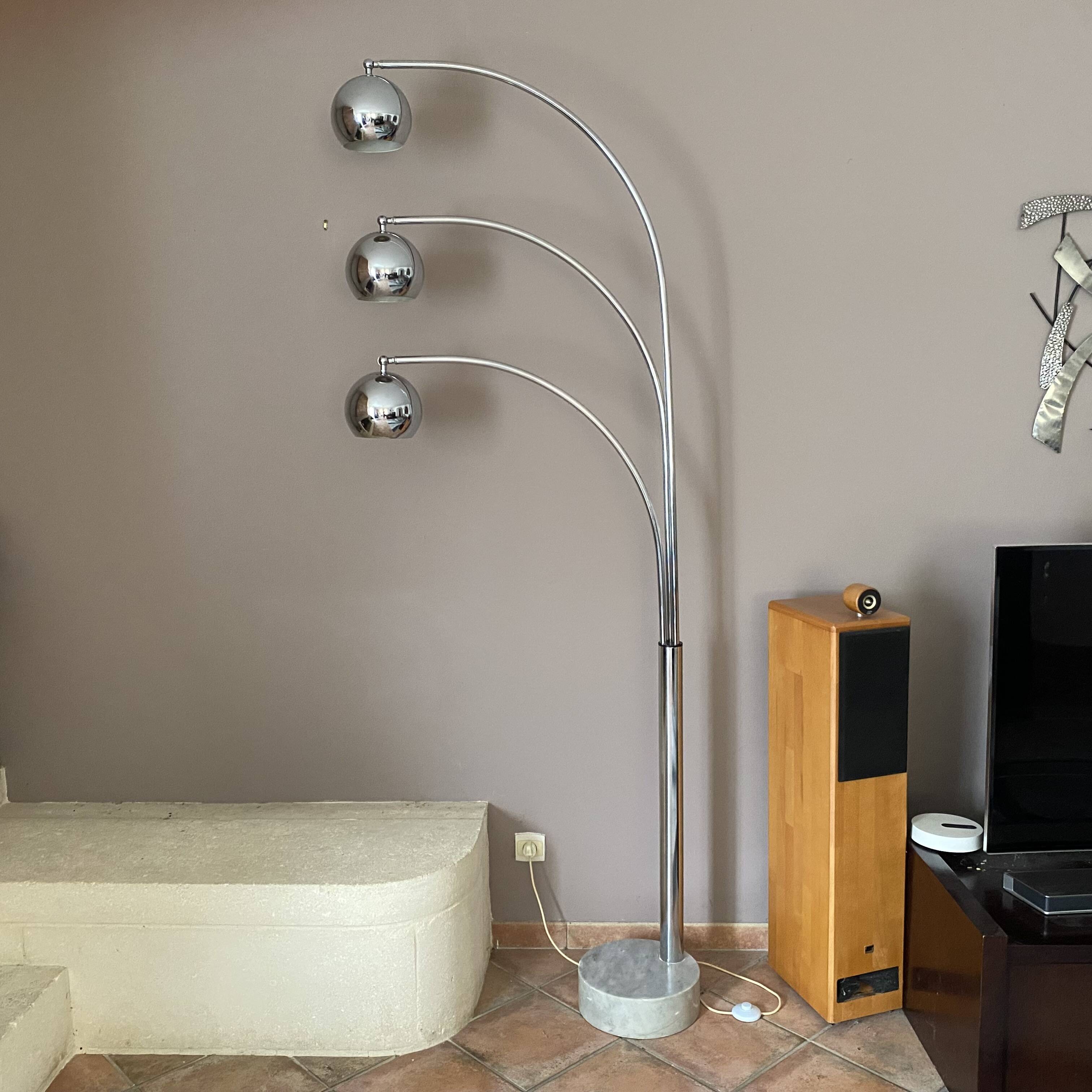 Muguet floor lamp by Goffredo Reggiani. 1970. Space age.