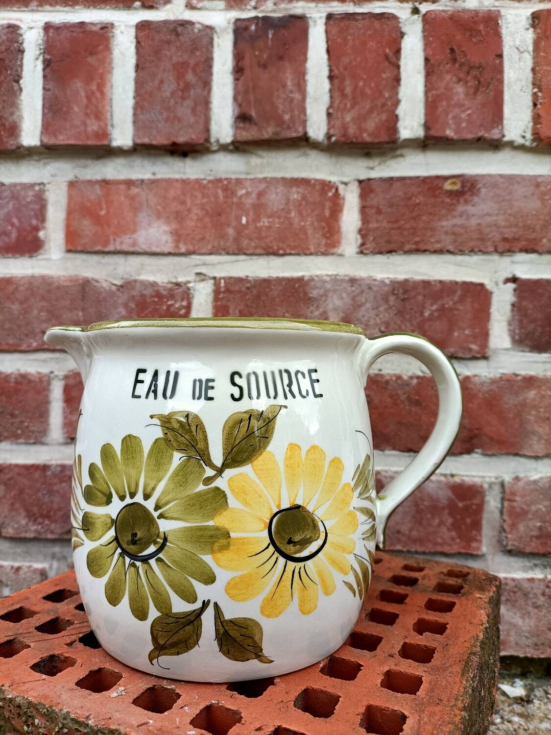 Vintage ceramic flower pitcher - Spring Water -