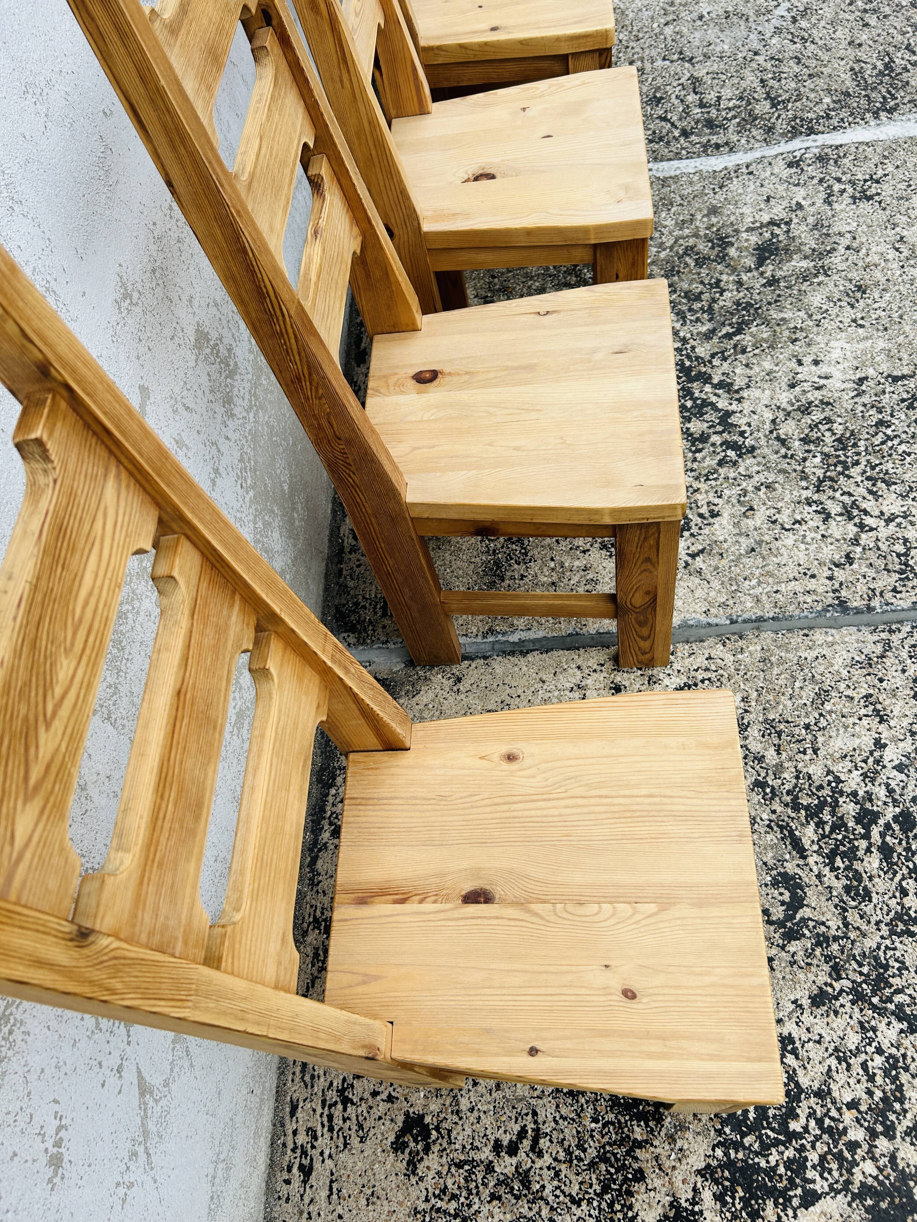 6 chaises brutalistes en pin massif