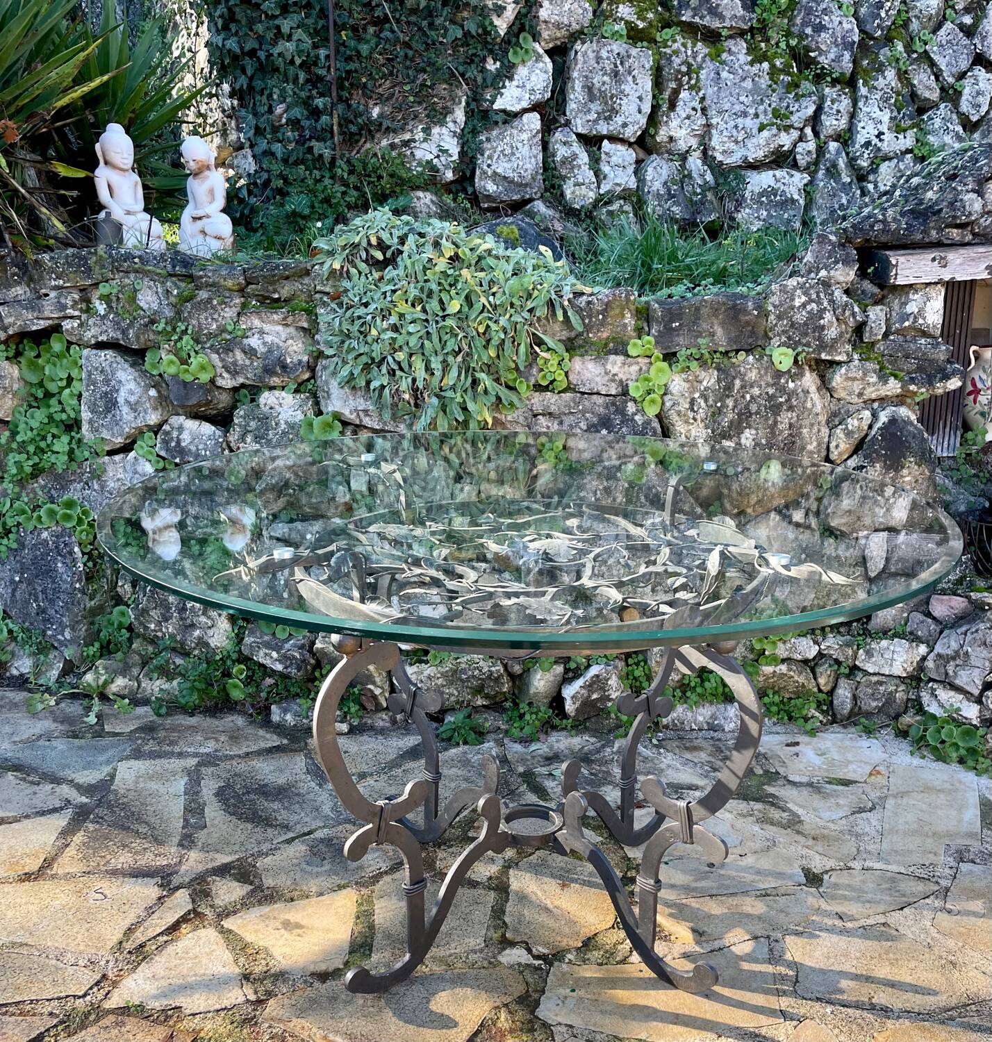 Round wrought iron table for 6 people