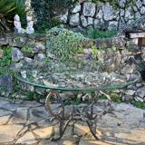 Round wrought iron table for 6 people