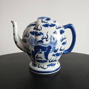 Blue and white porcelain teapot Cadogan, Guangxu period, 19th century.