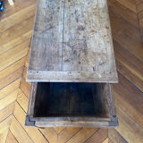 Table basse en bois avec rangement intérieur