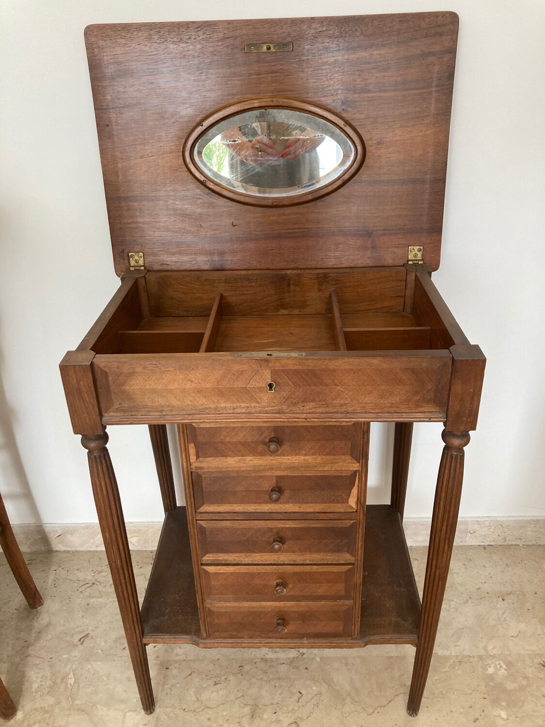 Dressing table