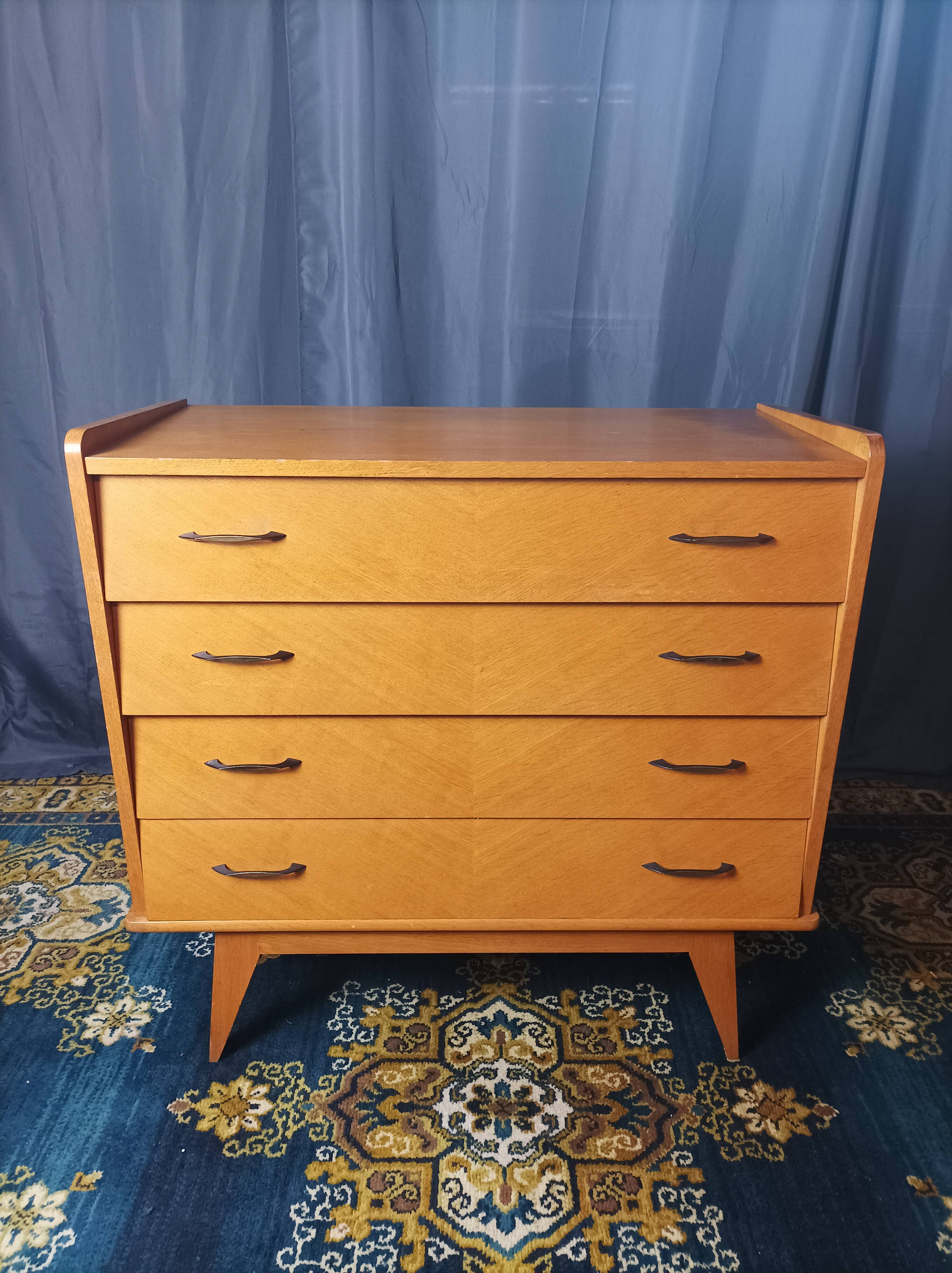 Vintage oak chest of drawers 4 drawers