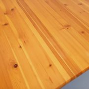 Table à manger ronde scandinave vintage style Rainer Daumiller en pin