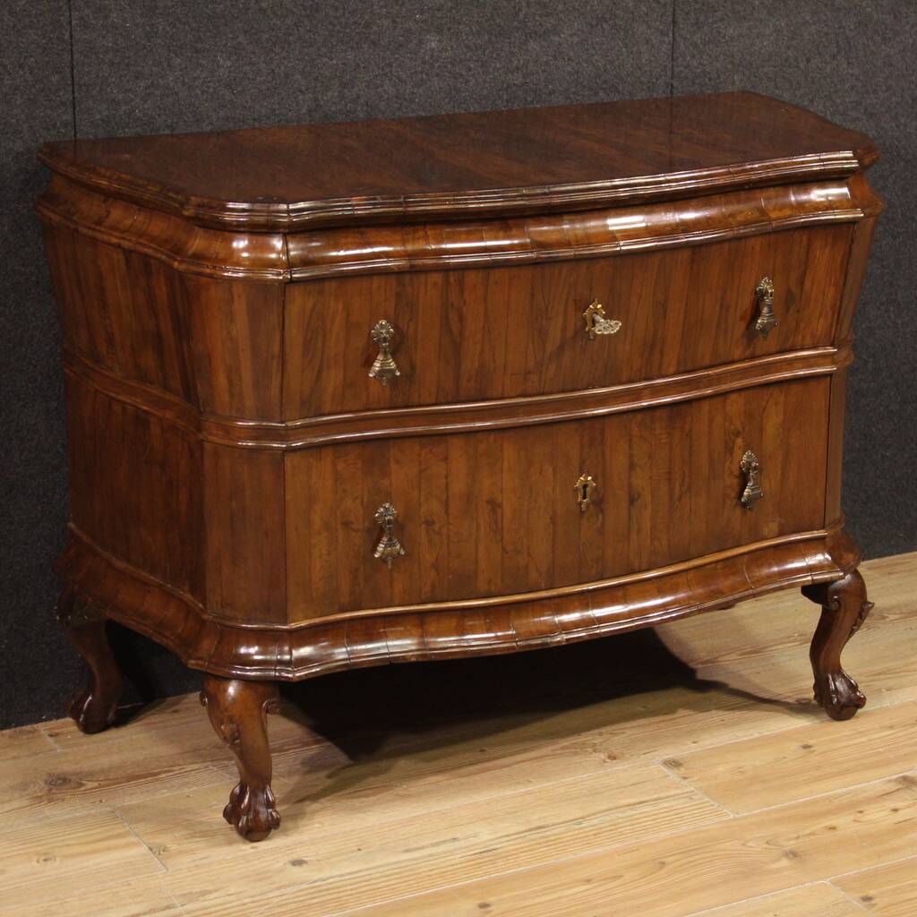 Venetian dresser from the first half of the 20th century