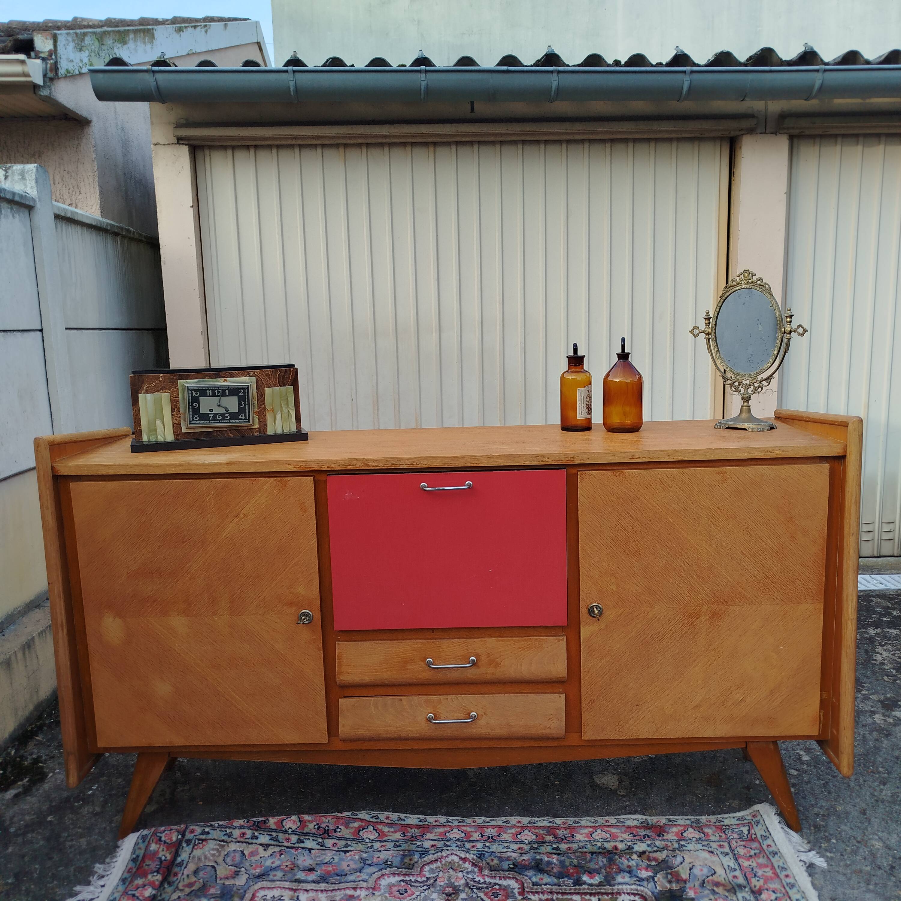 Sideboard with fin sides / compass feet from the 50s/60s