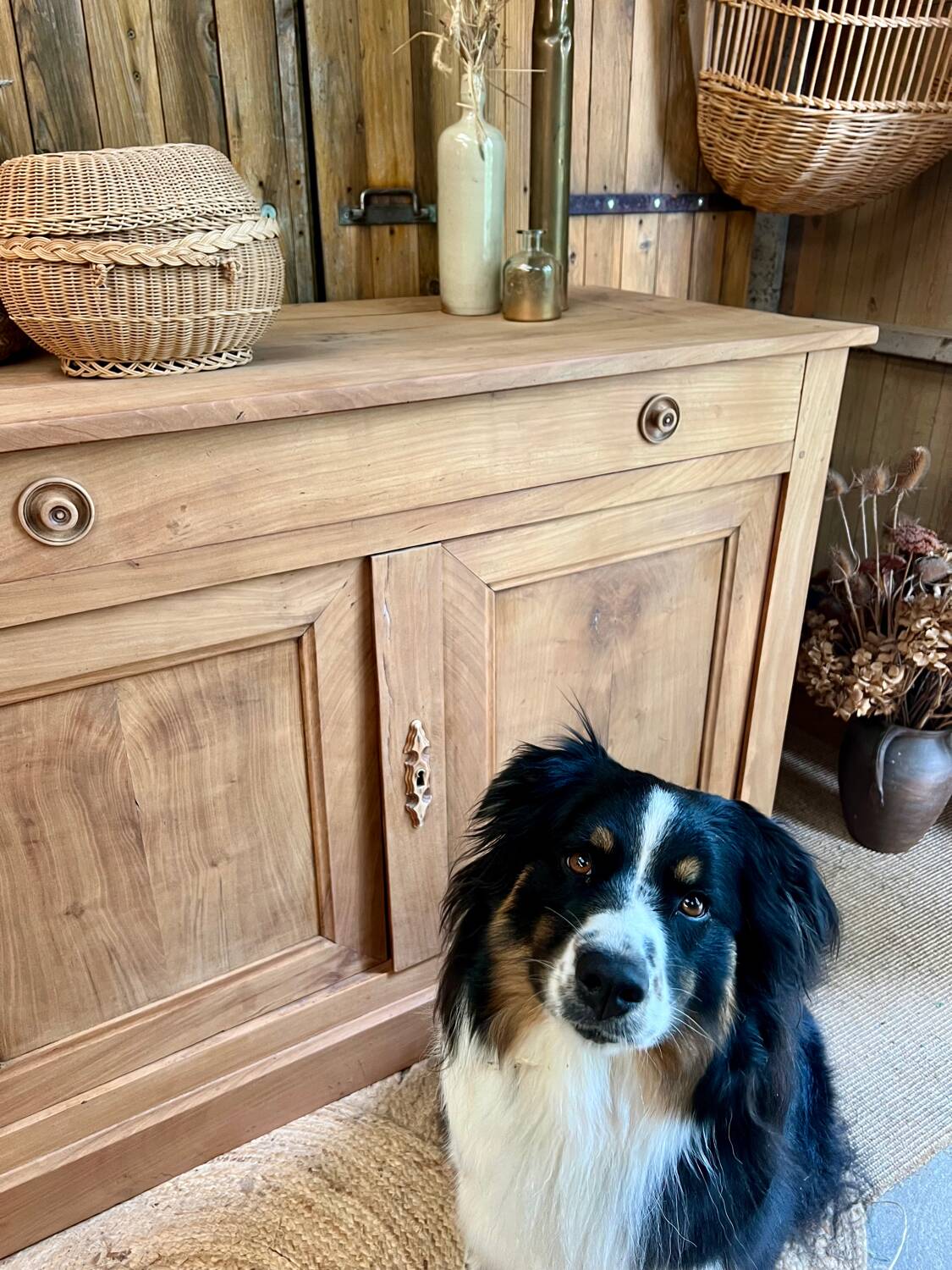 Solid wood sideboard