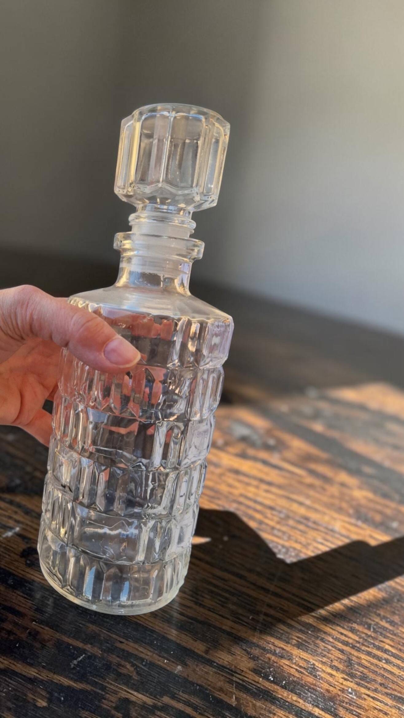 Bottle flask carafe with thick cut glass stopper