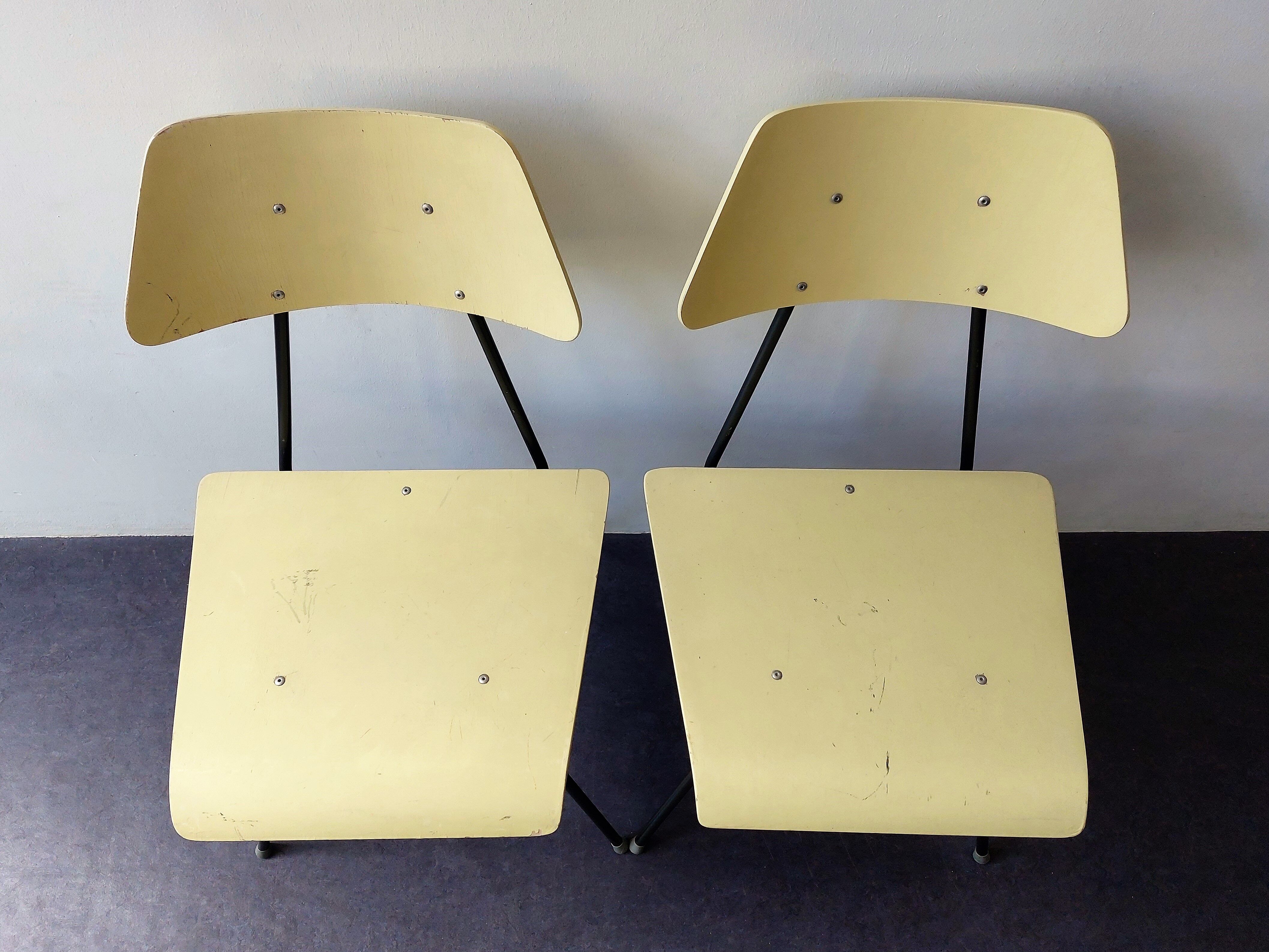 Set of 2 Room '56 chairs and sidetabe by Rob Parry for Dico, The Netherlands 1950's