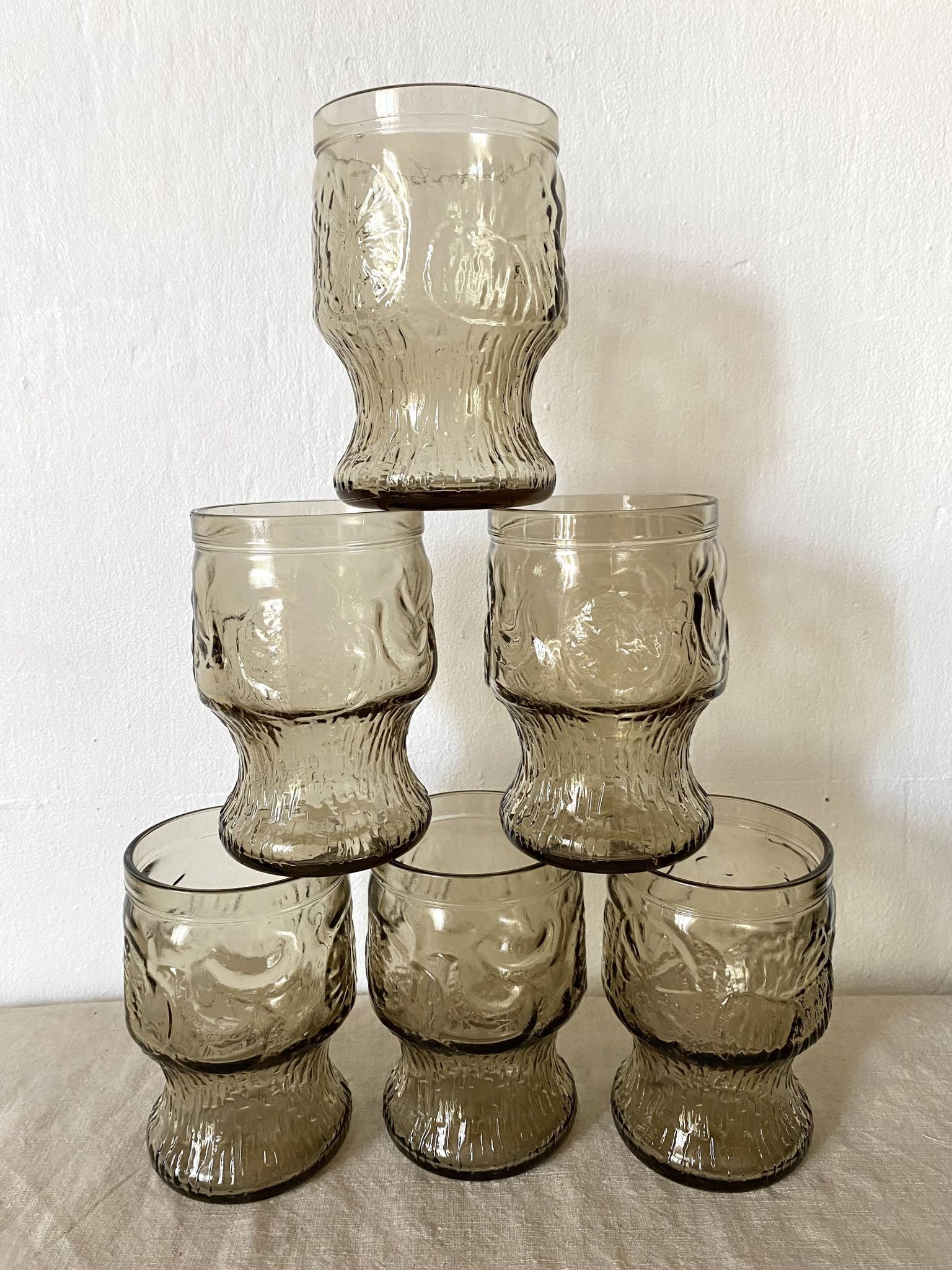 Verres hauts vintage en verre fumé