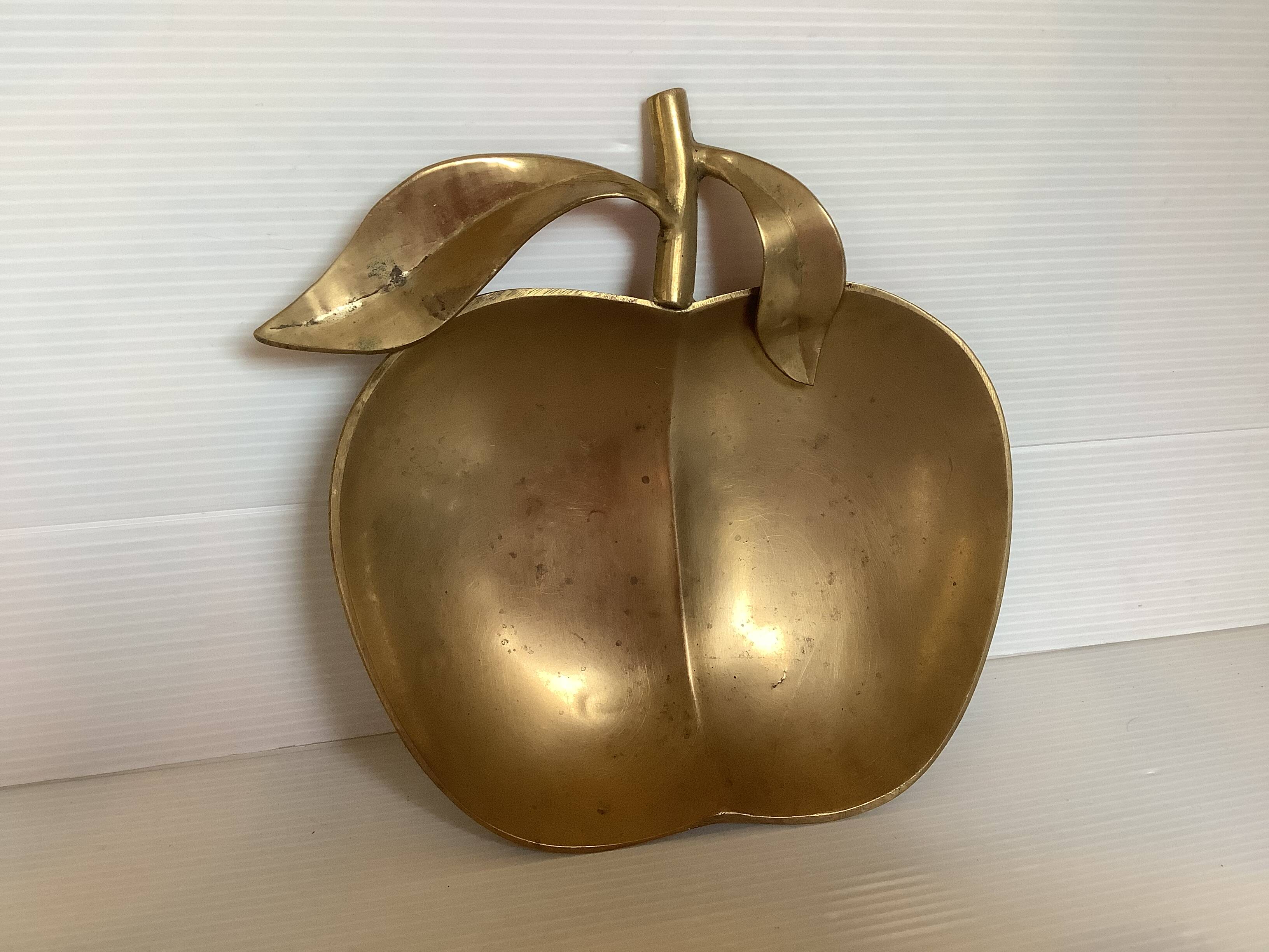 Brass apple pocket tray