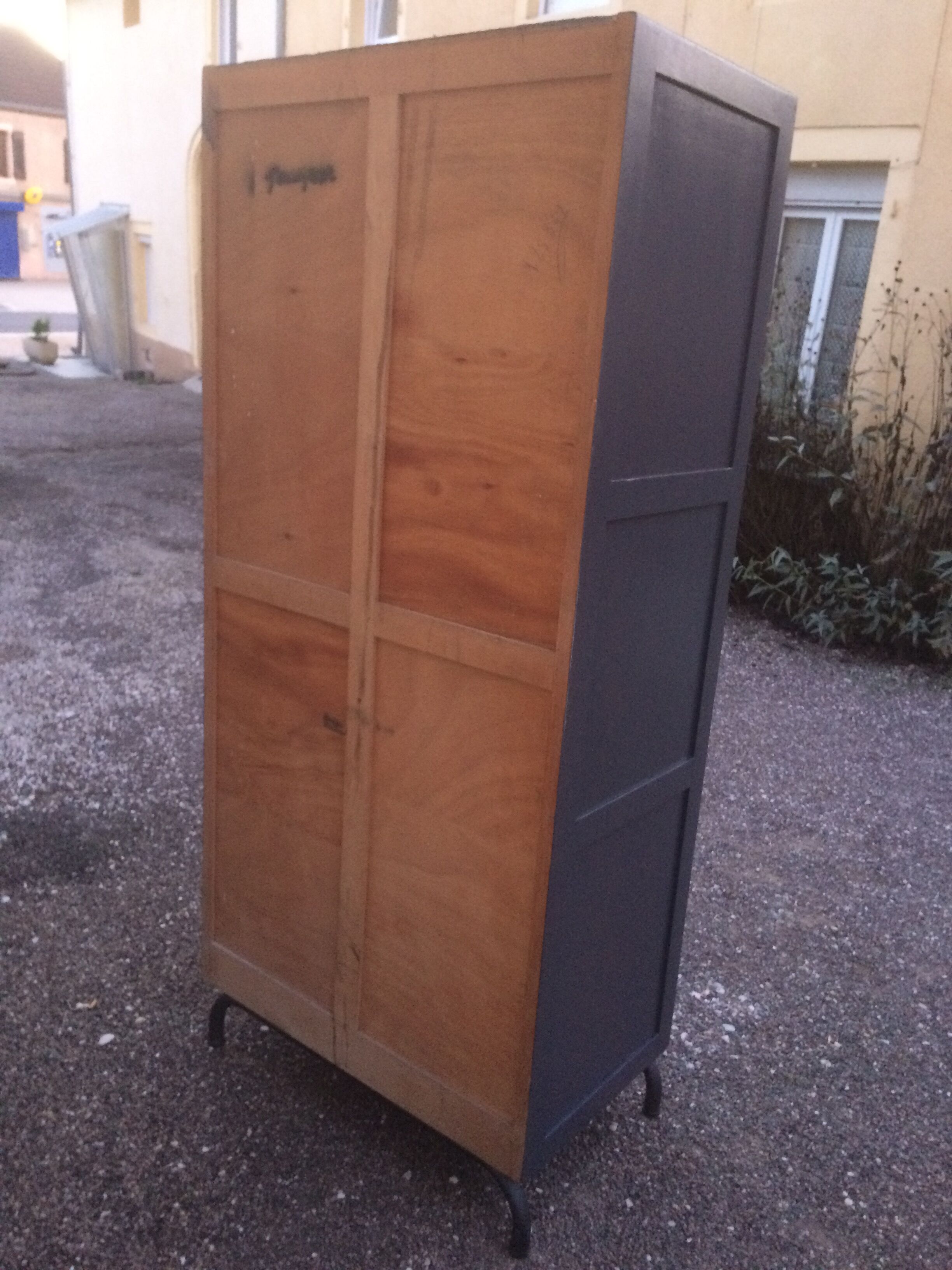 Armoire