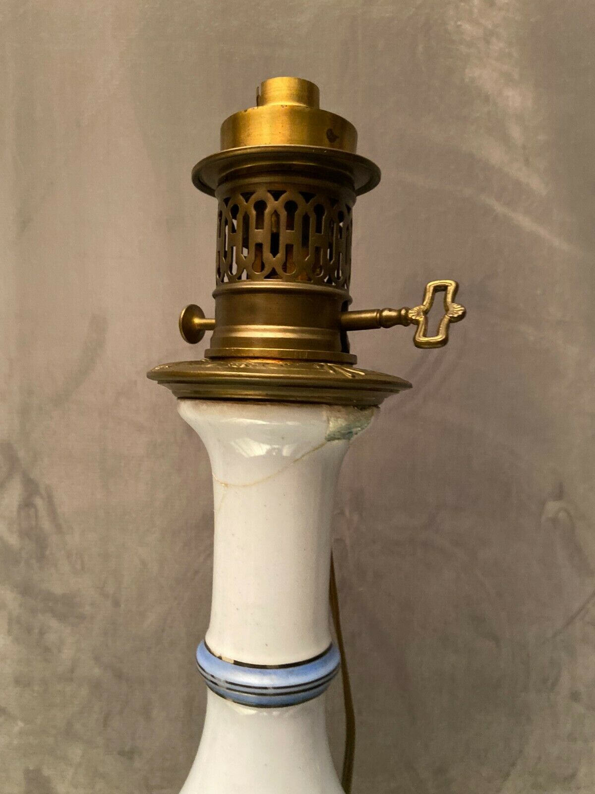 Old Paris porcelain lamp on nineteenth century bronze frame