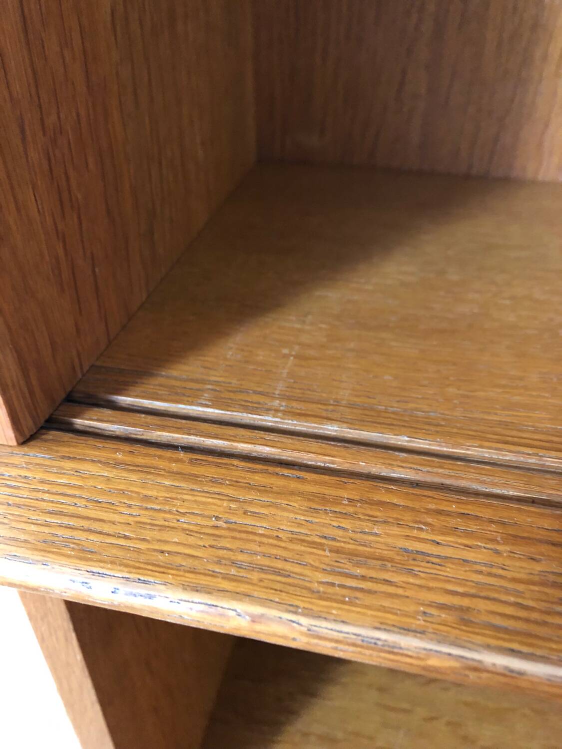 Shelf / display case