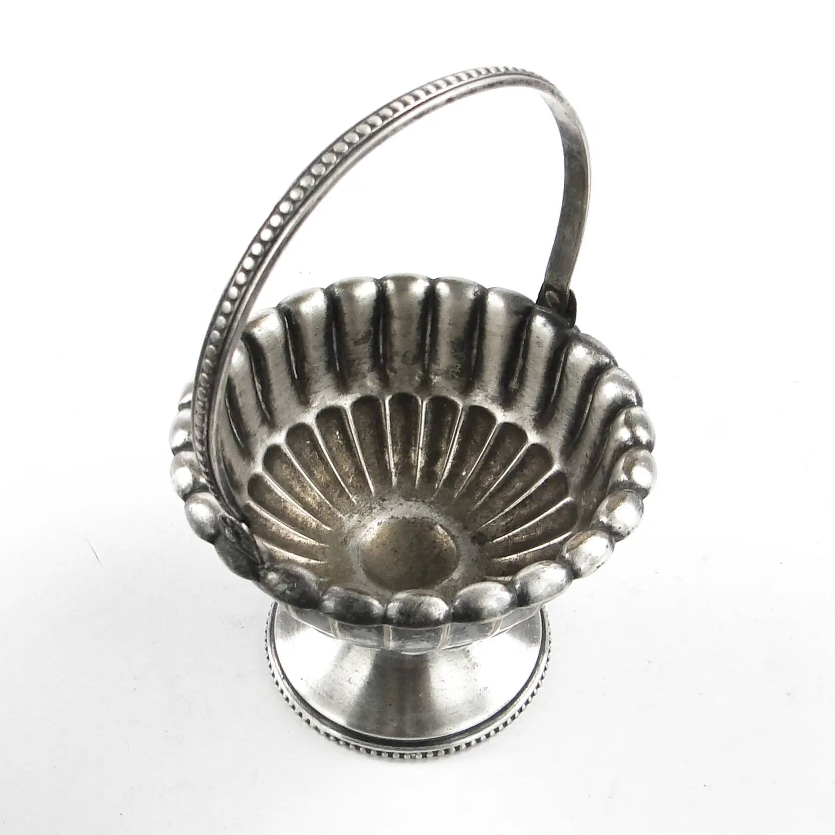 Art Nouveau sugar bowl, pewter or silver-plated metal, Sweden, early 20th century
