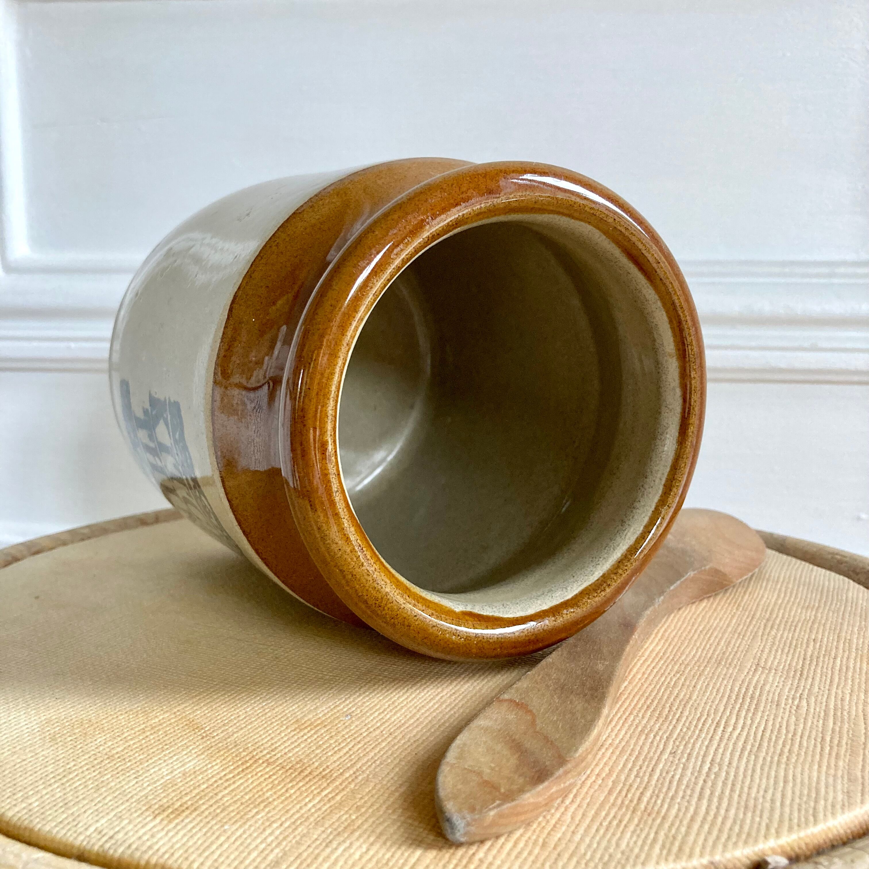 English two-tone stoneware pot