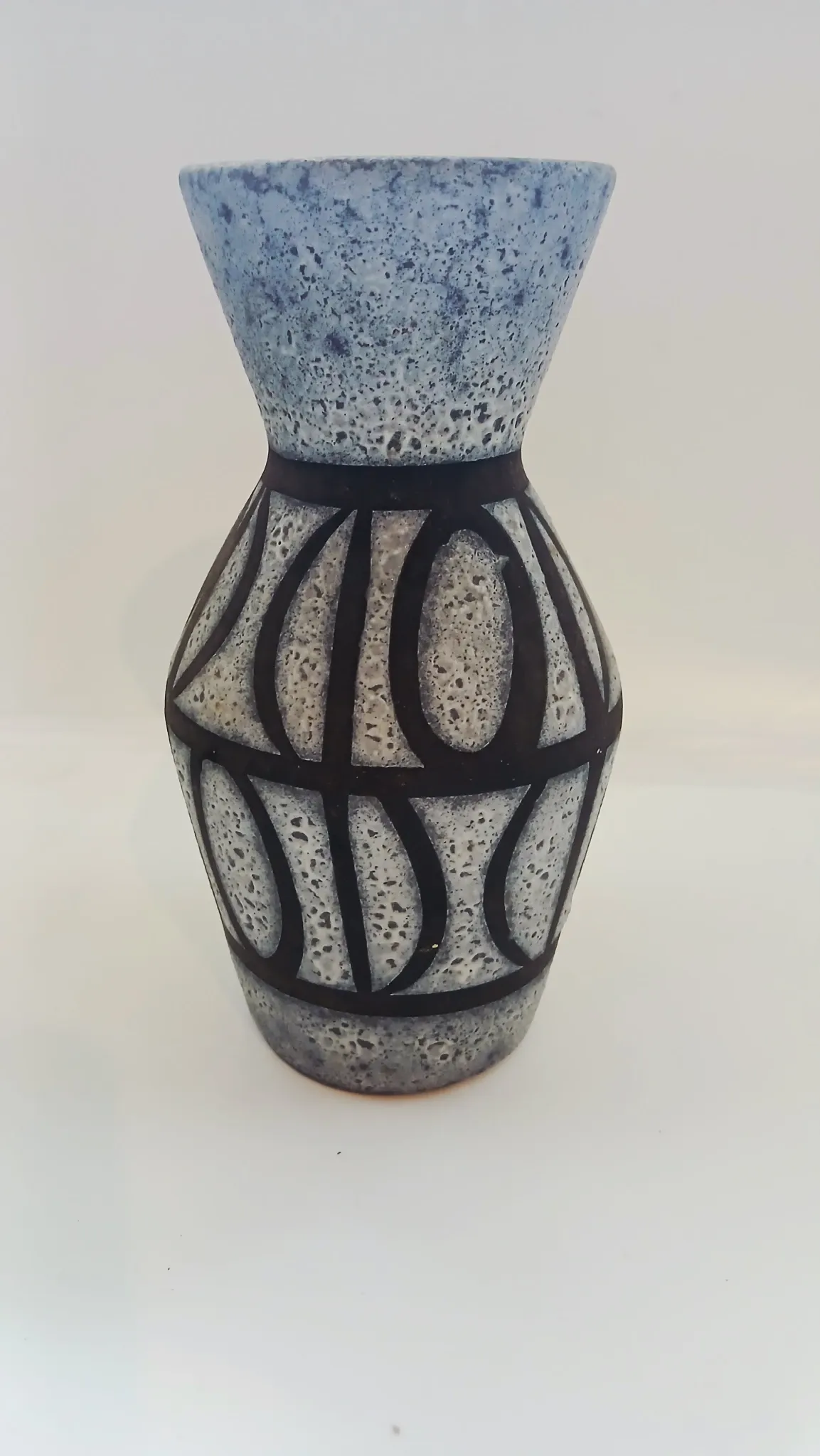 Diabolo/hourglass vase West Germany 60s/70s model 523/18
