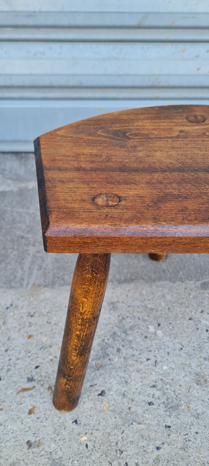 Tripod stool
