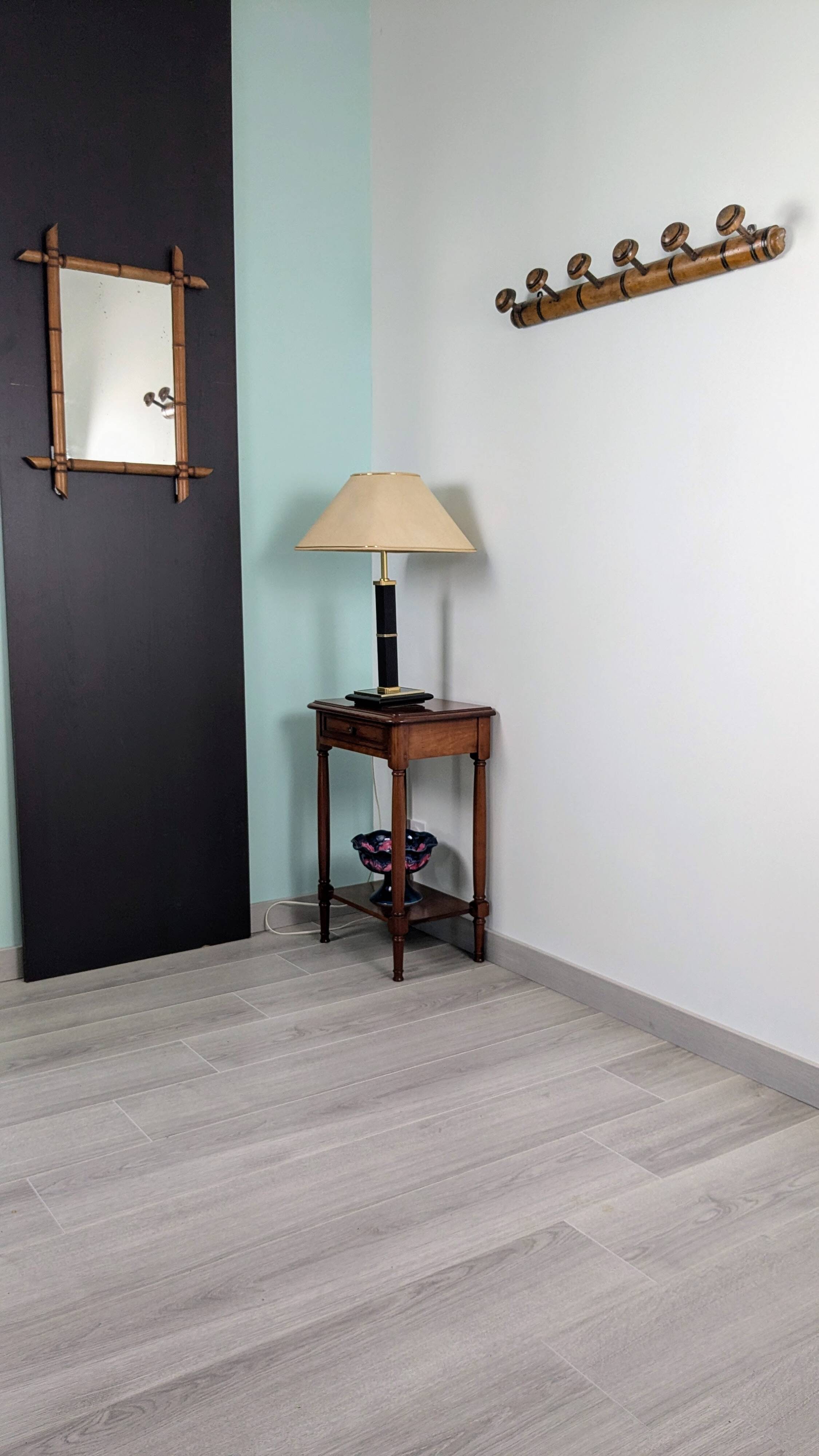 Vintage bamboo carved wood coat rack with 7 hooks – Natural elegance