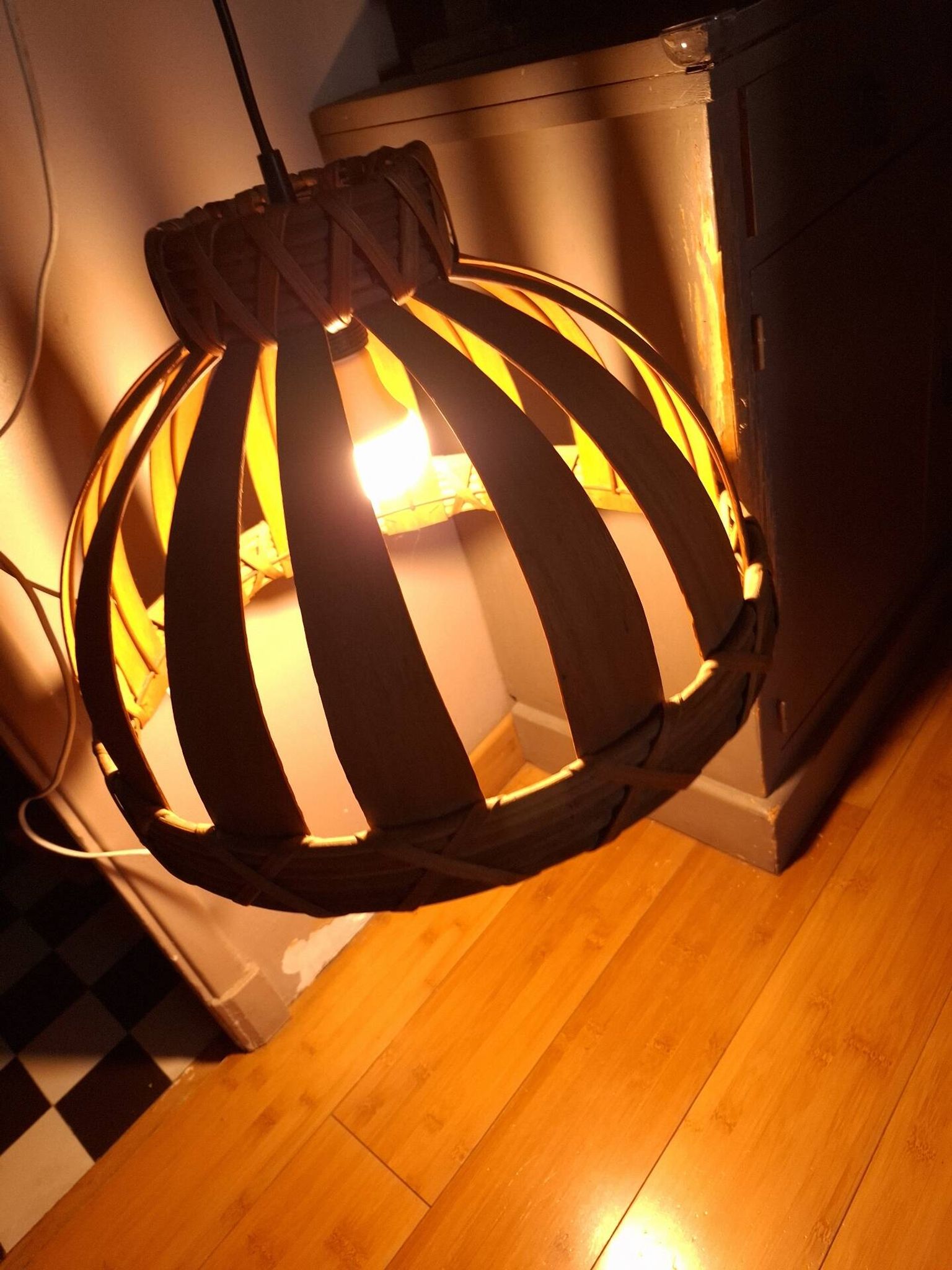 Scandinavian wooden slat suspension