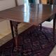 Table en acajou vintage à rabats; idéale pour les décorateurs.