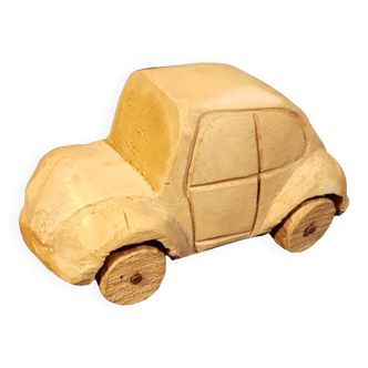 Petite voiture en bois artisanat africain