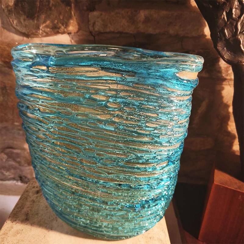 Mid-century stunning vase in hand-worked Murano glass by Sergio Costantini with the rare original certificate. Made in Murano, Italy.