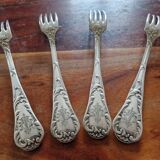4 fourchettes à entremets Christofle en métal argenté modèle Chrysanthèmes