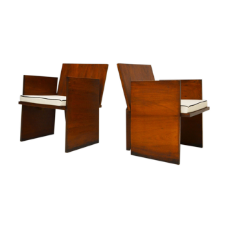 Pair of modernist mahogany chairs 1920/30