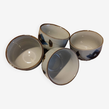 Set of 4 Japanese porcelain tea cups