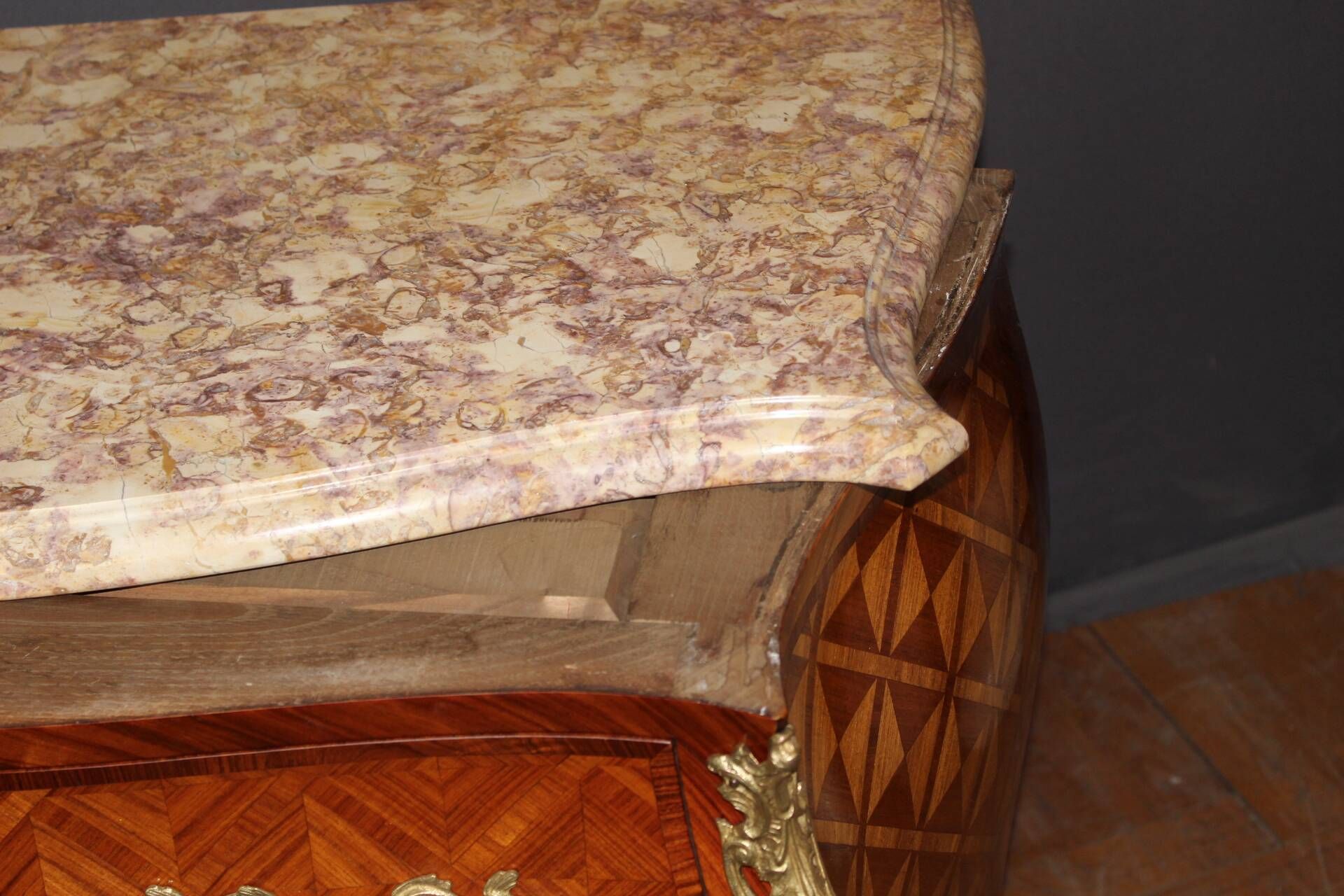 Louis XV commode in marquetry