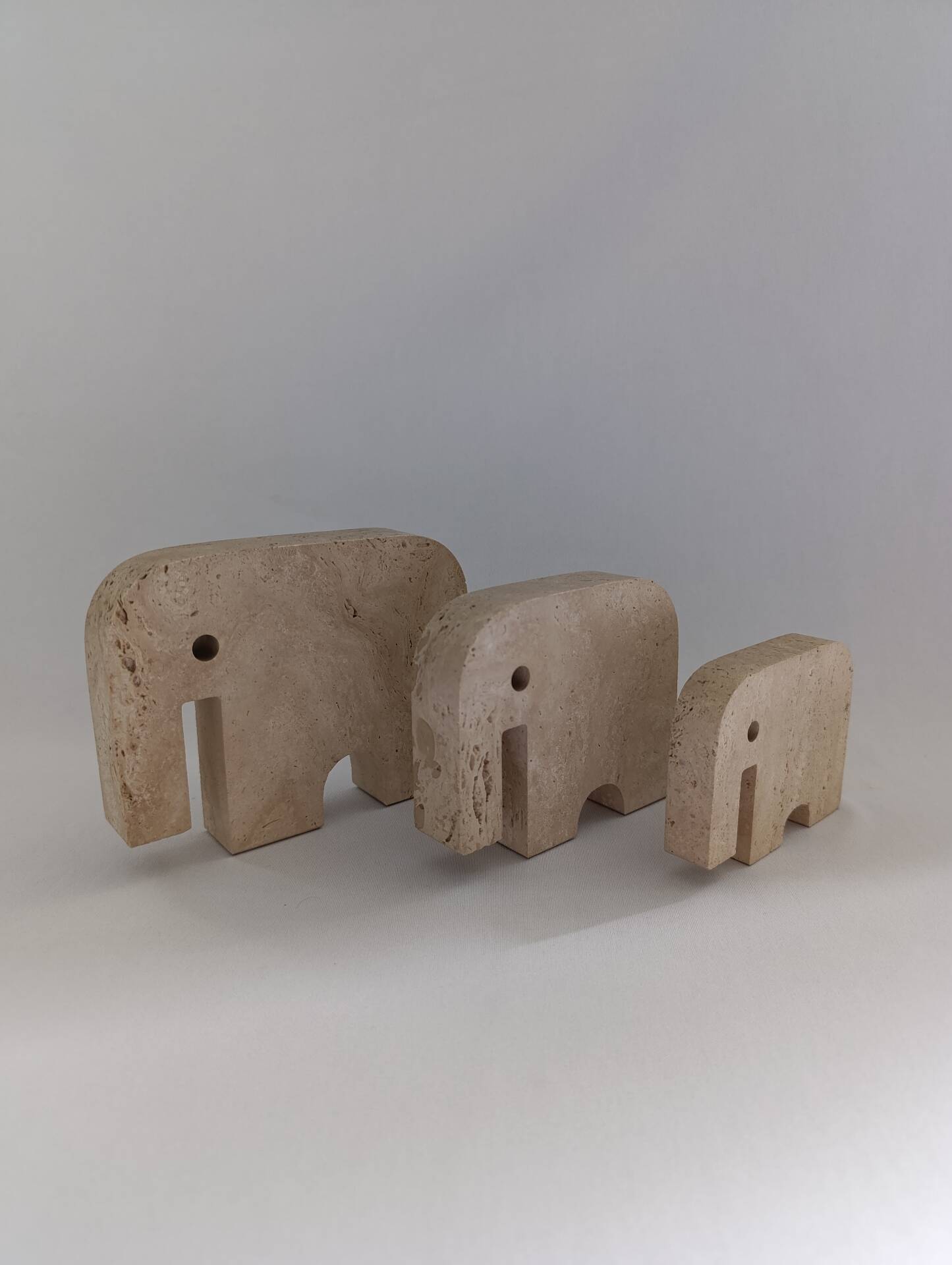 Set de 3 figurines éléphants en travertin Fratelli Mannelli