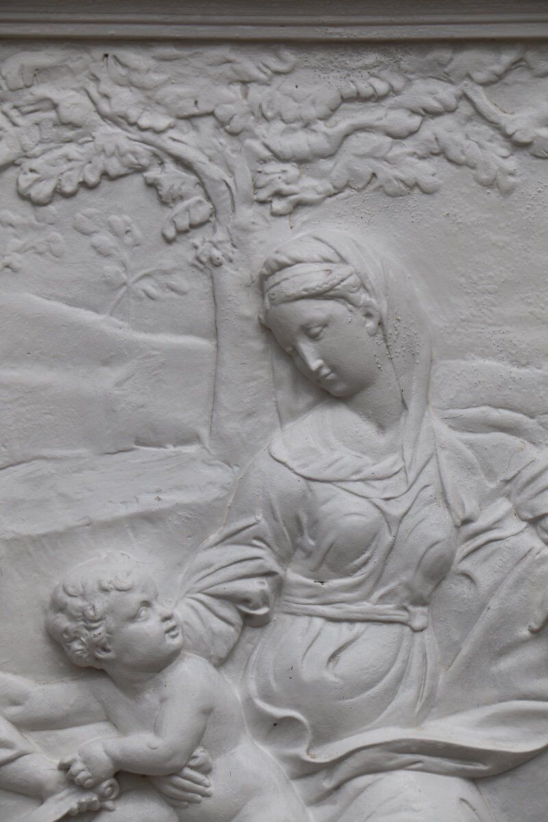 Bas-relief in plaster
