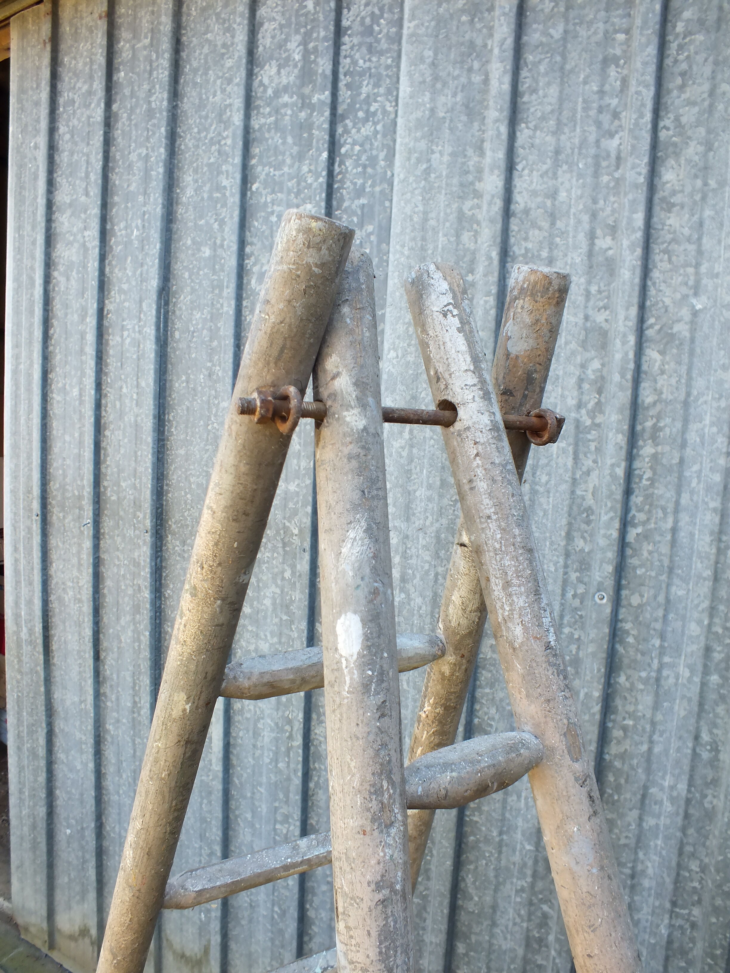 Former scale painter