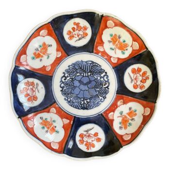 Plate Imari nineteenth century.