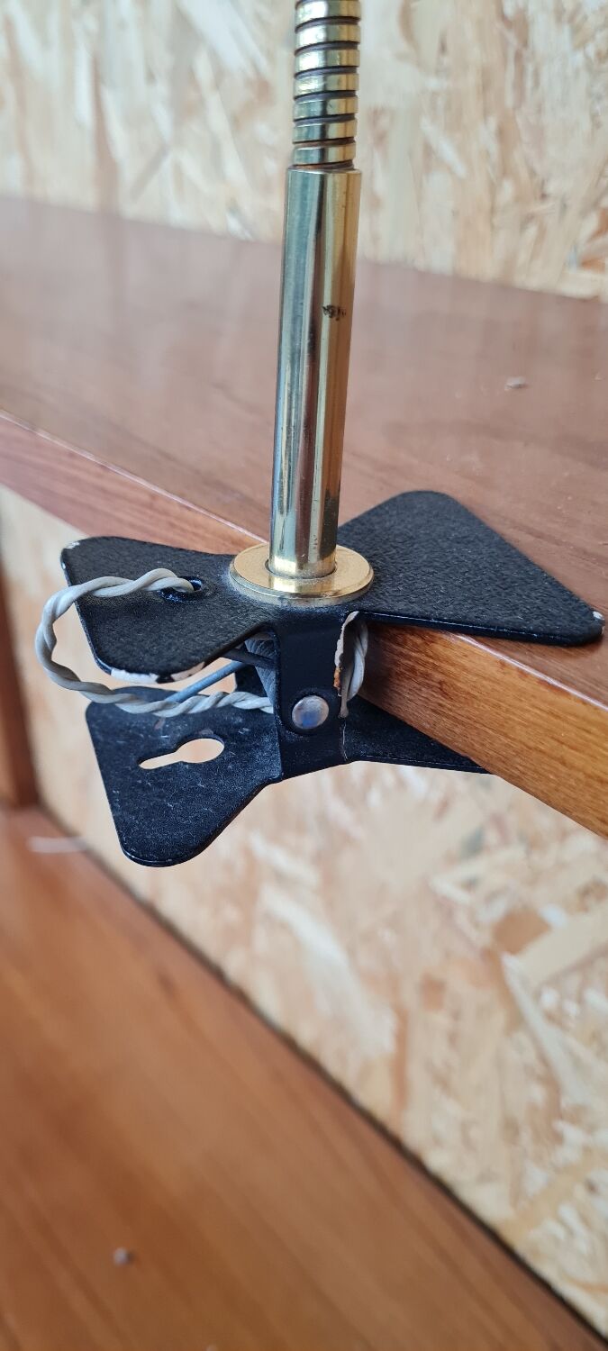 Lamp for clip-on shelf