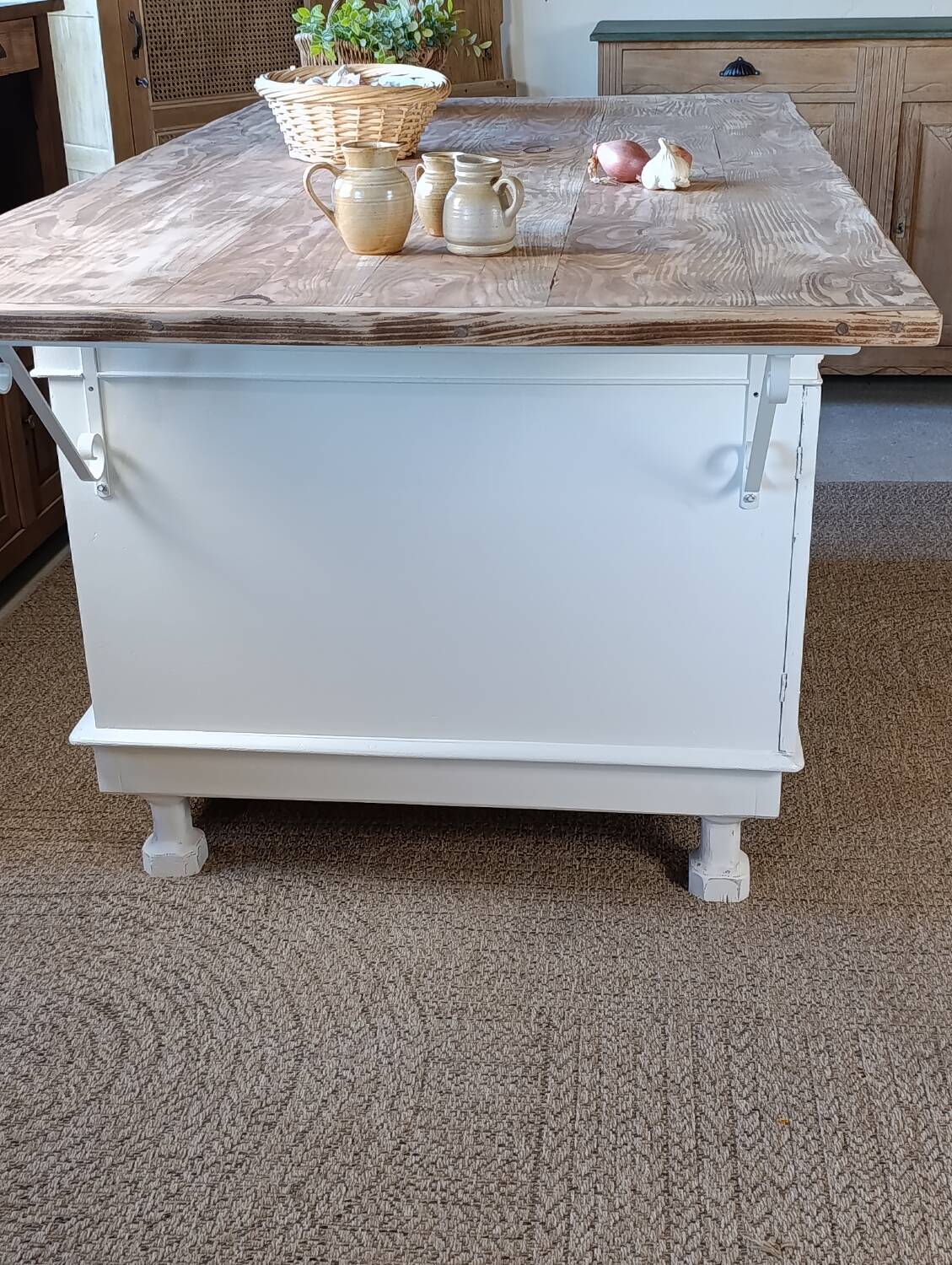 Island, kitchen counter