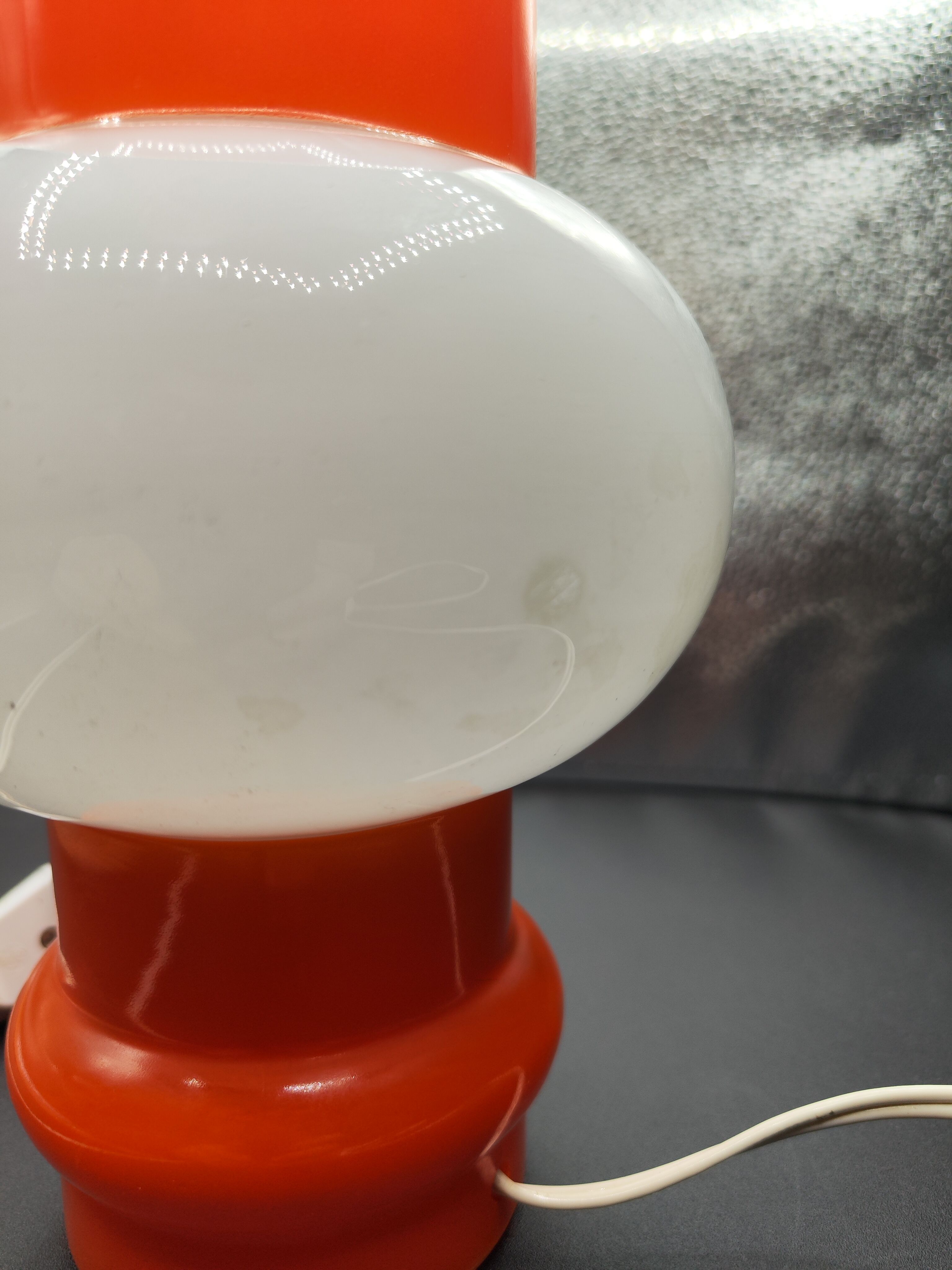 Table lamp space age opalescent glass