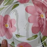 Round serving dish with hand-painted pink flowers in San Marciano ceramic.