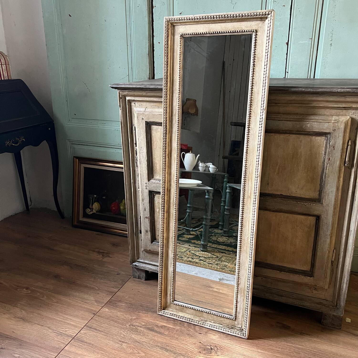 Mirror frame in white painted patinated wood