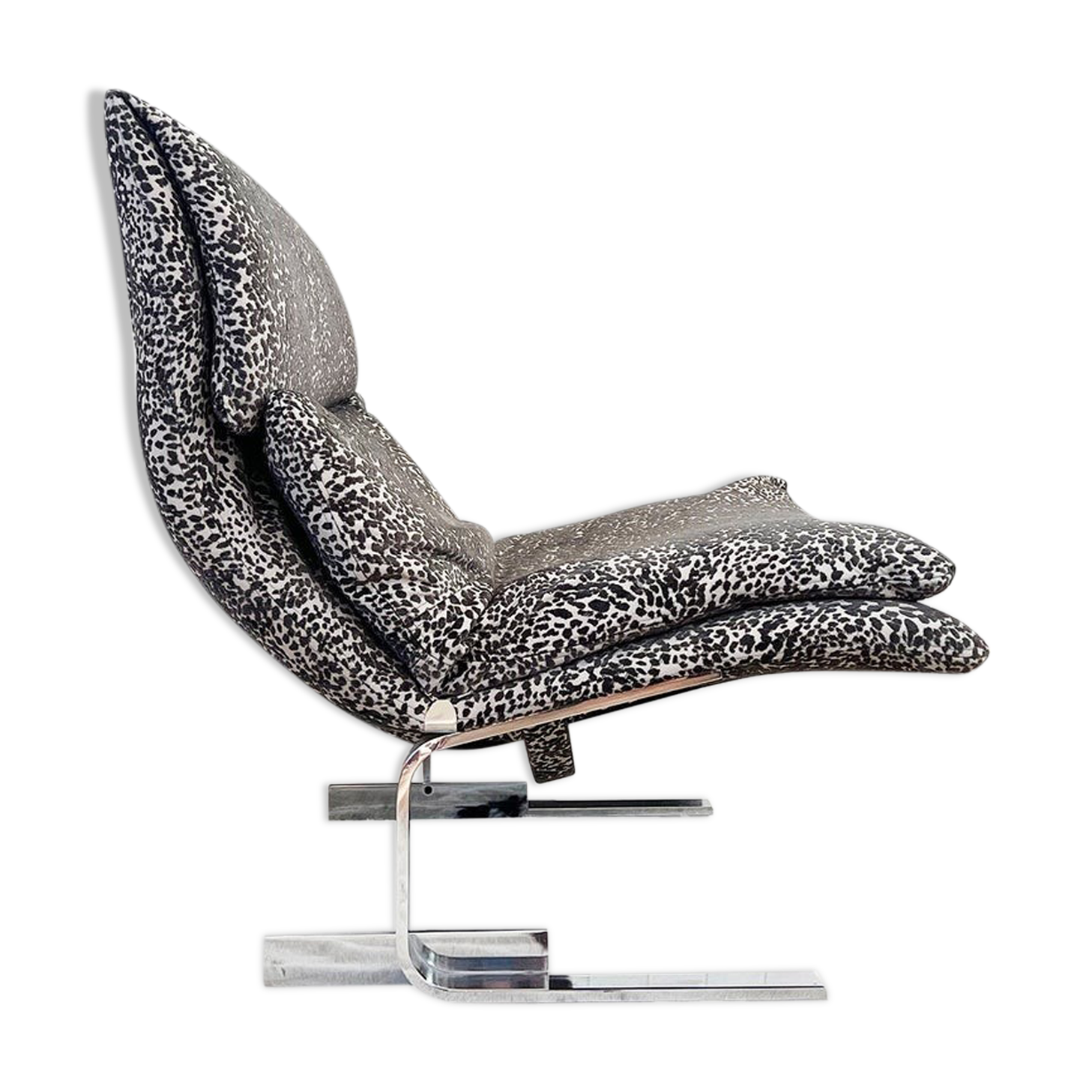 Onda Wave armchair by Giovanni Offredi for Saporiti