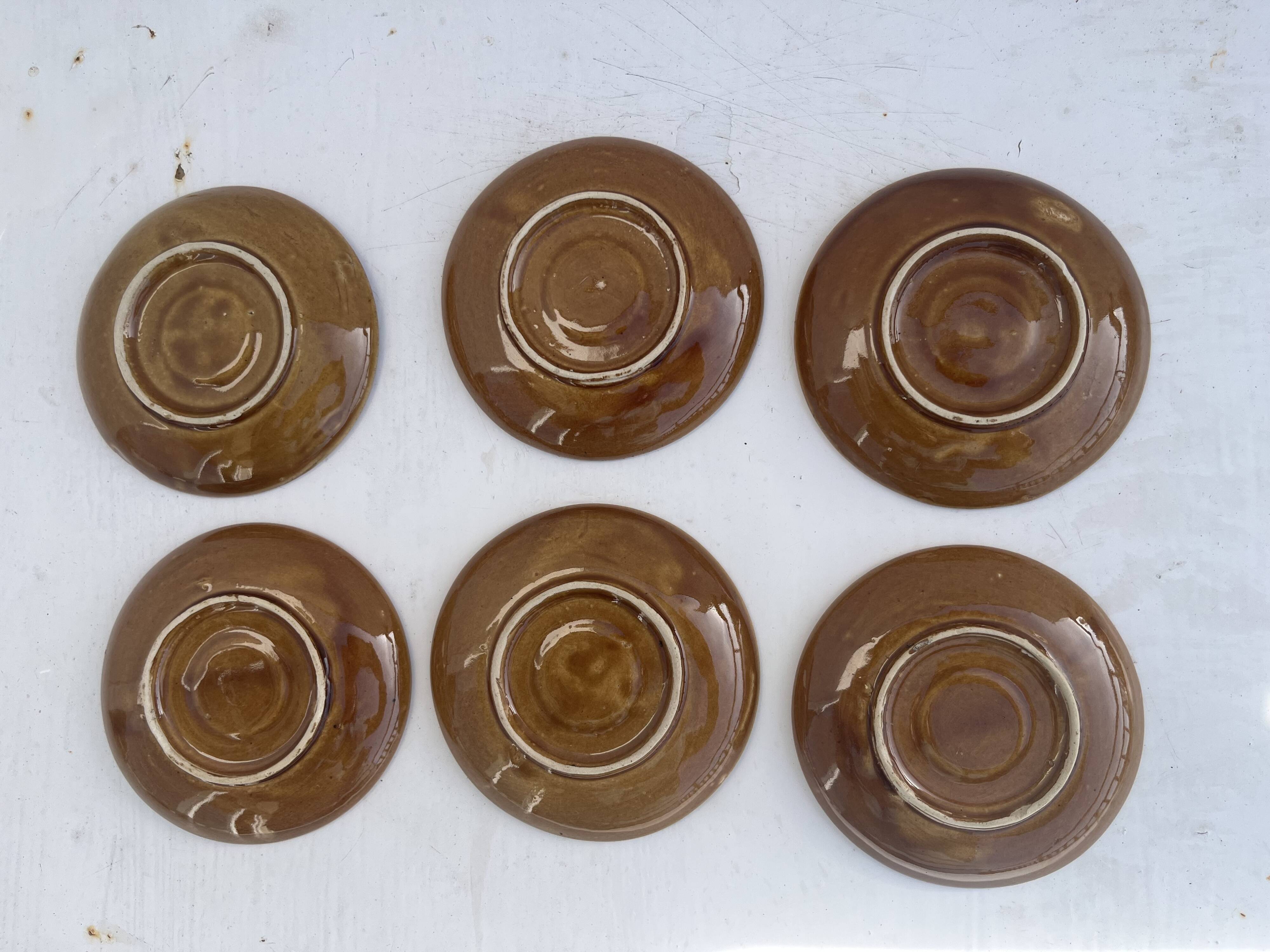 6 small vintage ceramic plates from the 1960s.