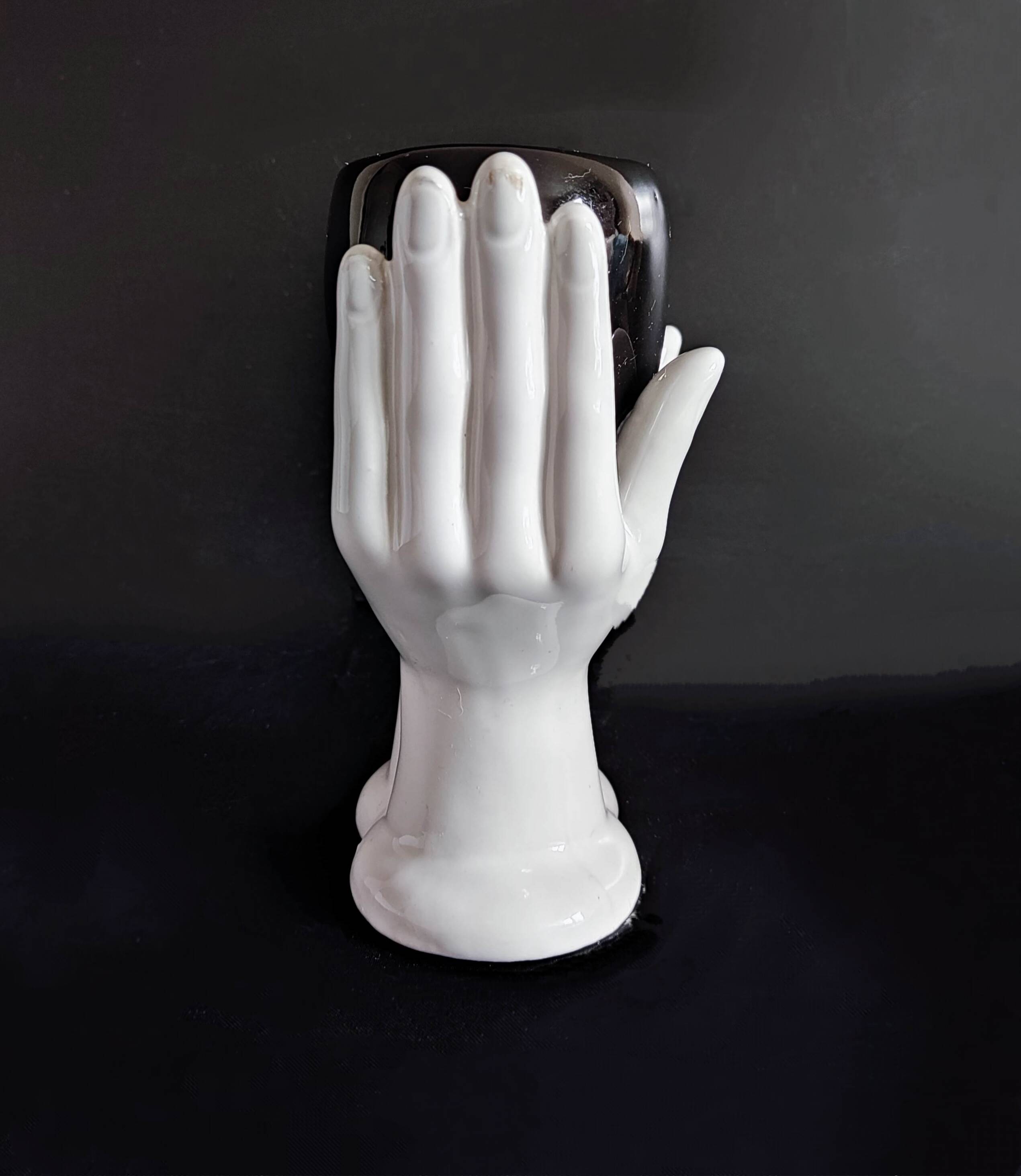 Hand pocket tray