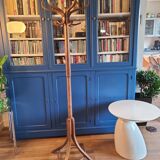 Baumann parrot coat rack