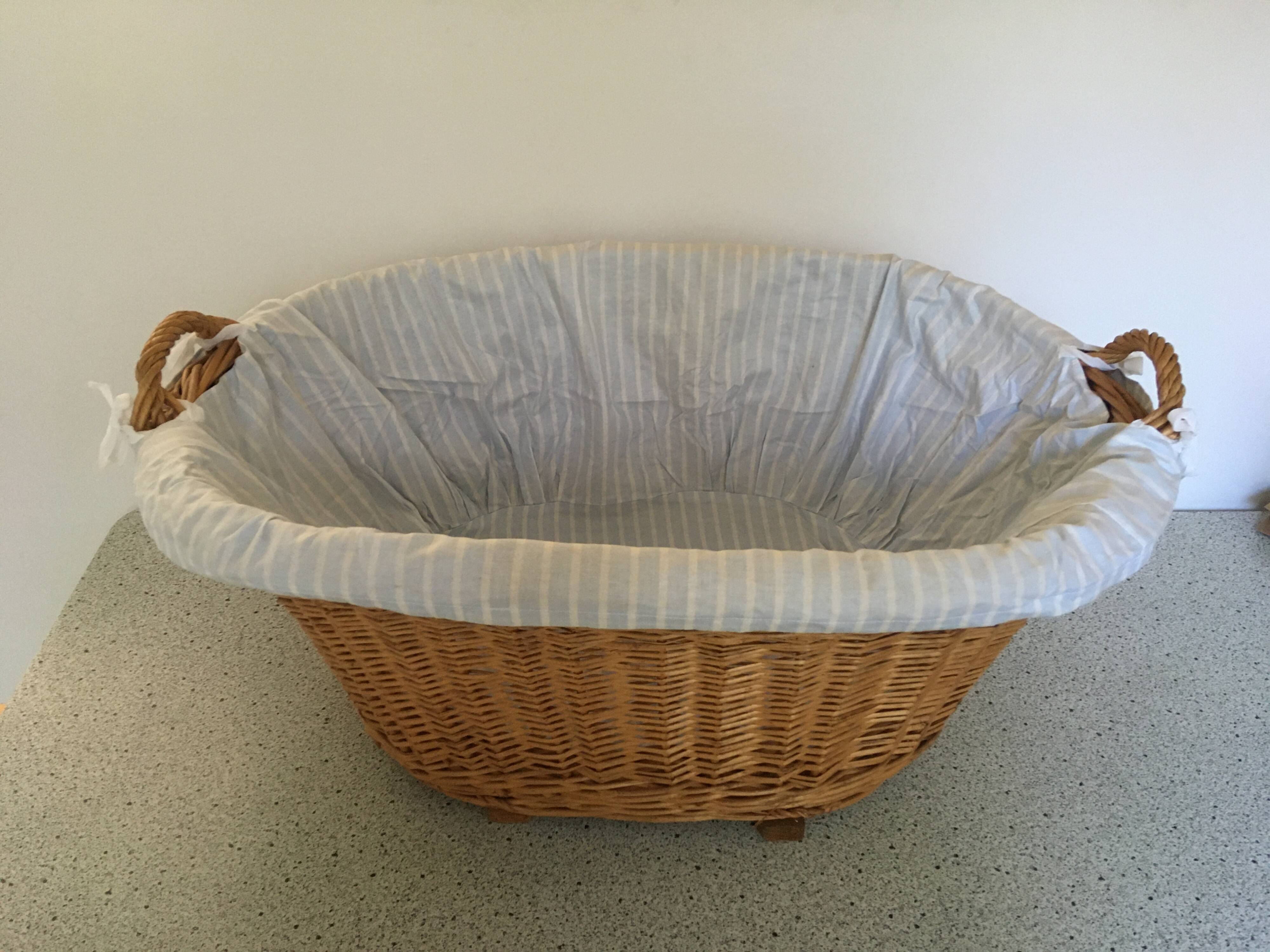Wicker laundry basket