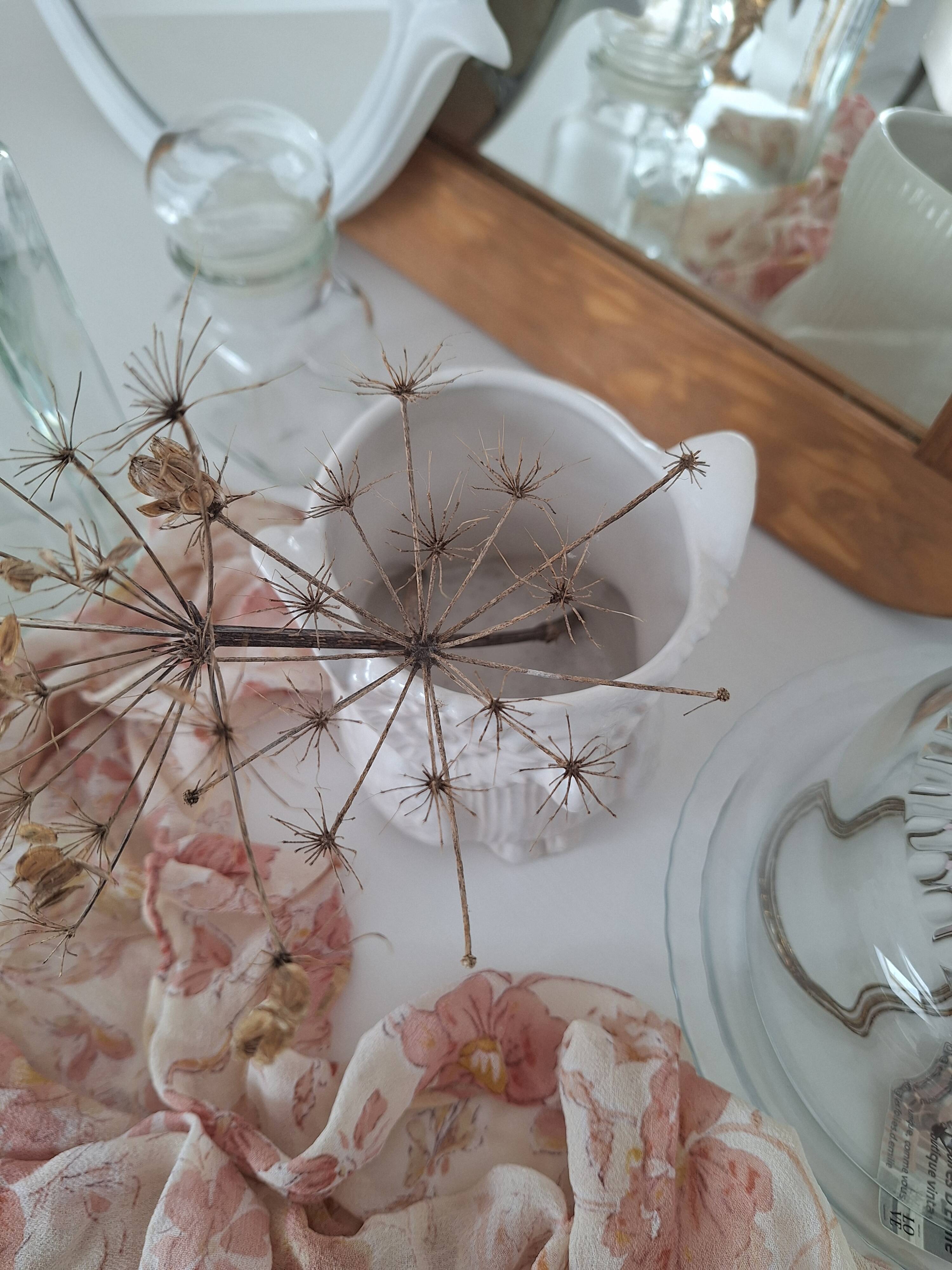 Vase / White owl planter