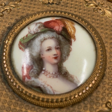 Boite a bijou bronze dore decor Louis XVI miniature porcelaine femme